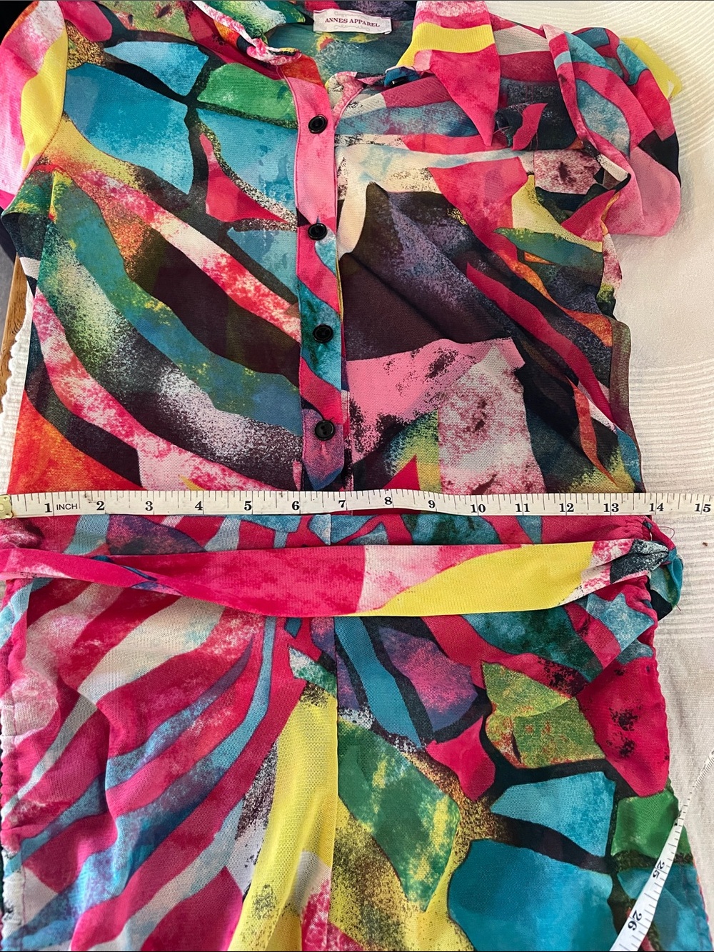 Shorts Romper in Vibrant Abstract Print - Picture 9 of 10